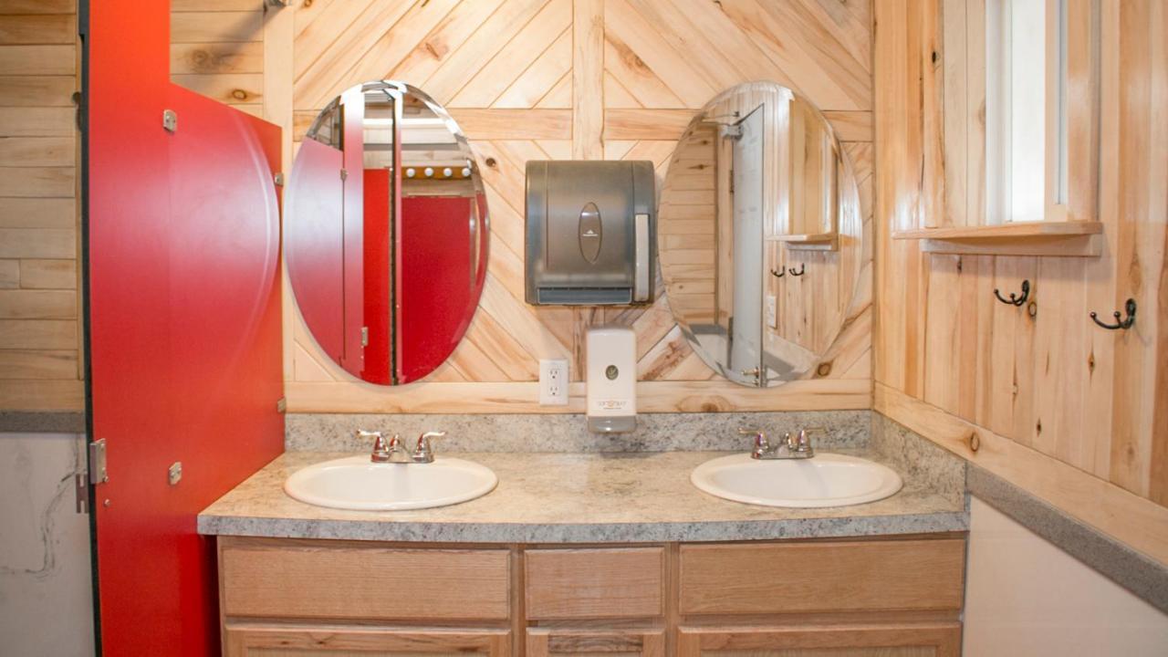 FunStays Glamping Setup Tent in RV Park #6 OK-T6 Moab Bagian luar foto